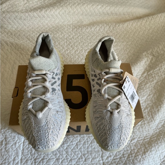 adidas YZY 350 V2 CMPCT Box - Picture 1 of 9